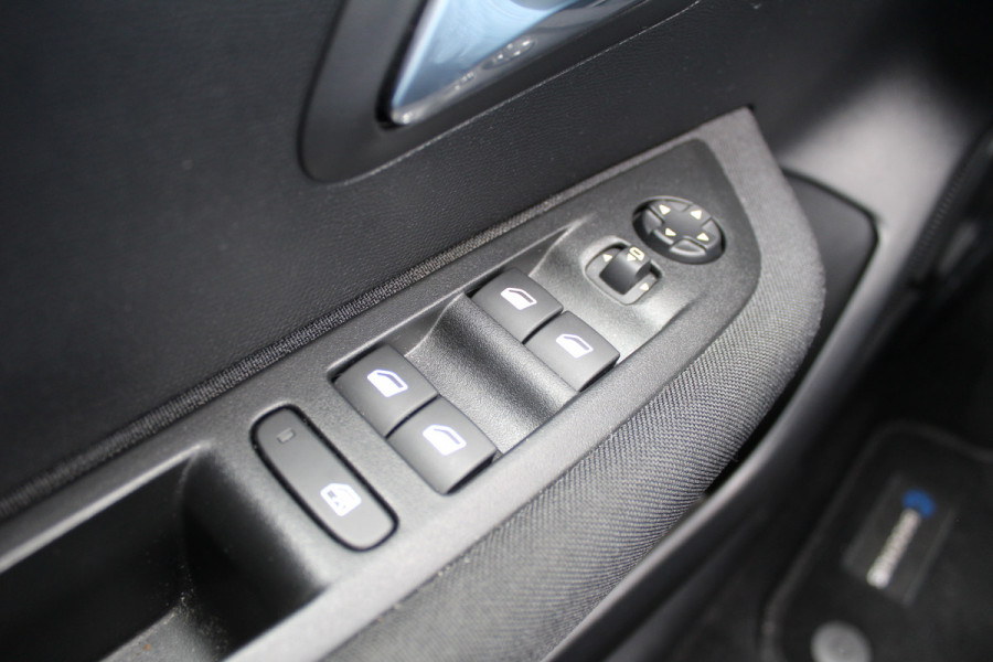 Peugeot e-208 EV Active Pack 50 kWh | Navigatie | Origin NL | Parkeersensoren