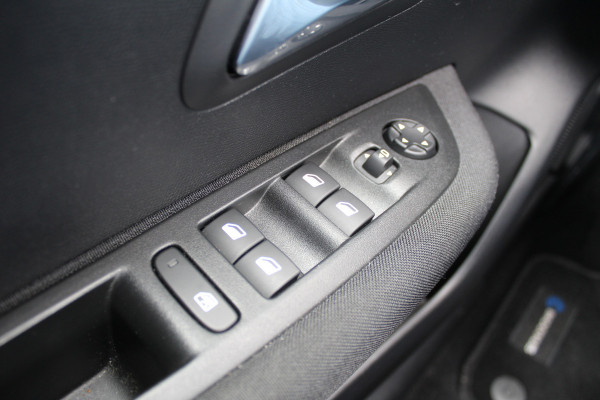 Peugeot e-208 EV Active Pack 50 kWh | Navigatie | Origin NL | Parkeersensoren