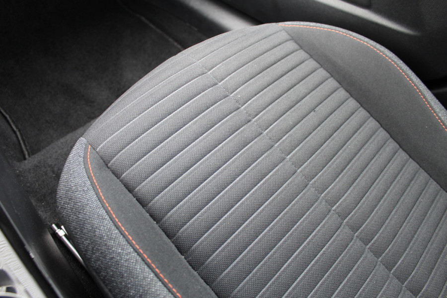 Peugeot e-208 EV Active Pack 50 kWh | Navigatie | Origin NL | Parkeersensoren
