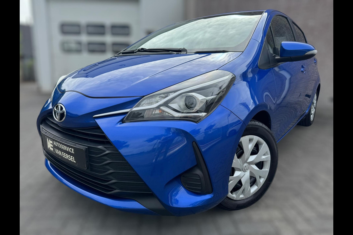 Toyota Yaris 1.5 VVT-i Aspiration DEALER ONDERHOUDEN / NL AUTO / CAMERA / NAVIGATIE / BLUETOOTH / VOLLE TANK Toyota Yaris 1.5 VVT-i Aspiration DEALER ONDERHOUDEN / NL AUTO / CAMERA / NAVIGATIE / BLUETOOTH / VOLLE TANK