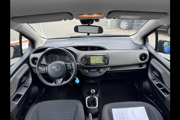 Toyota Yaris 1.5 VVT-i Aspiration DEALER ONDERHOUDEN / NL AUTO / CAMERA / NAVIGATIE / BLUETOOTH / VOLLE TANK