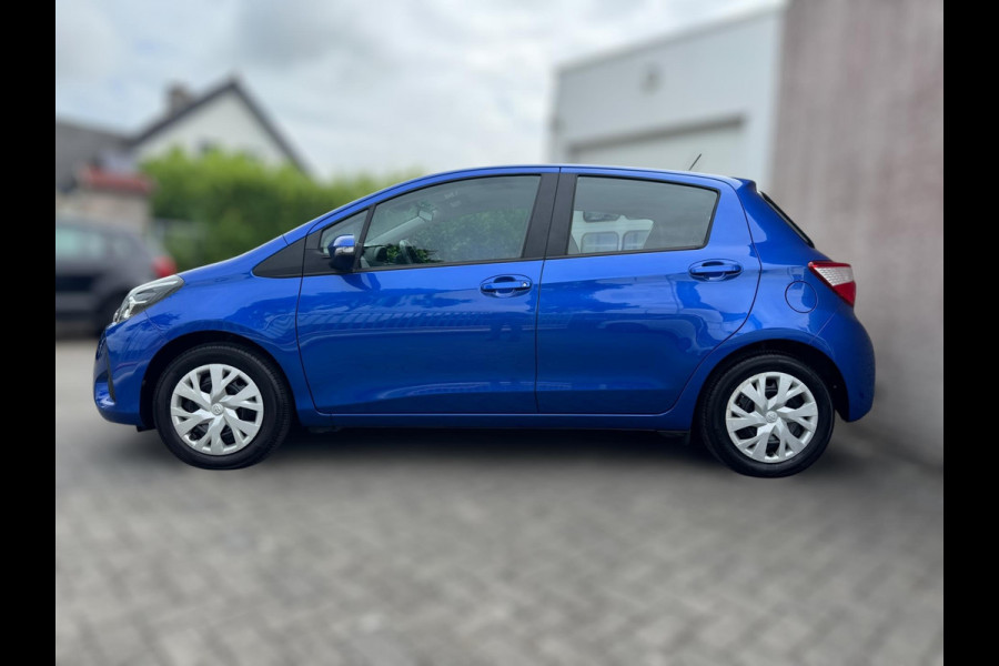 Toyota Yaris 1.5 VVT-i Aspiration DEALER ONDERHOUDEN / NL AUTO / CAMERA / NAVIGATIE / BLUETOOTH / VOLLE TANK