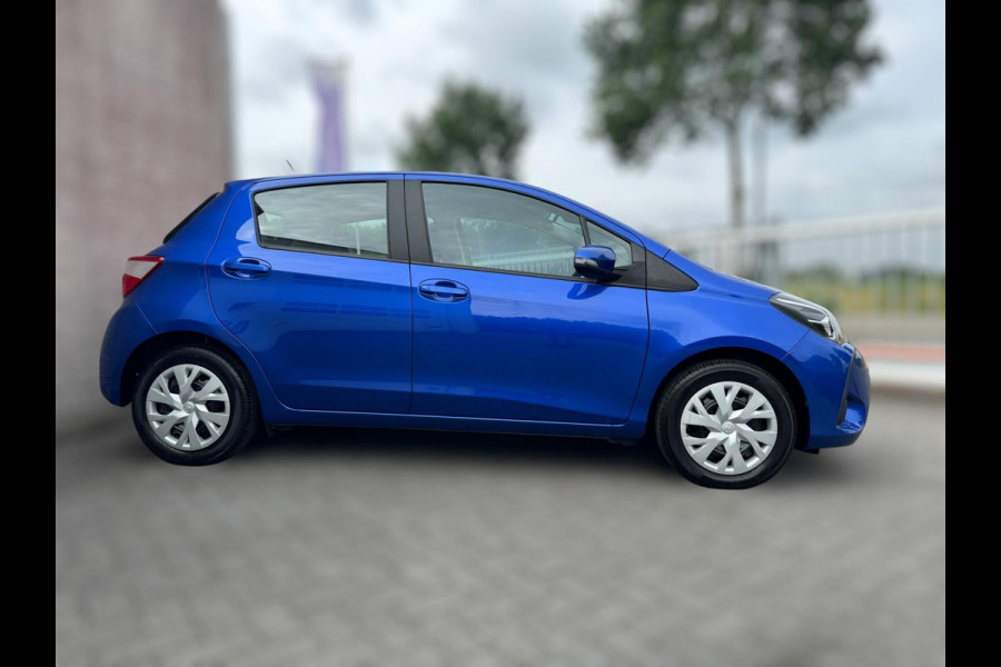 Toyota Yaris 1.5 VVT-i Aspiration DEALER ONDERHOUDEN / NL AUTO / CAMERA / NAVIGATIE / BLUETOOTH / VOLLE TANK