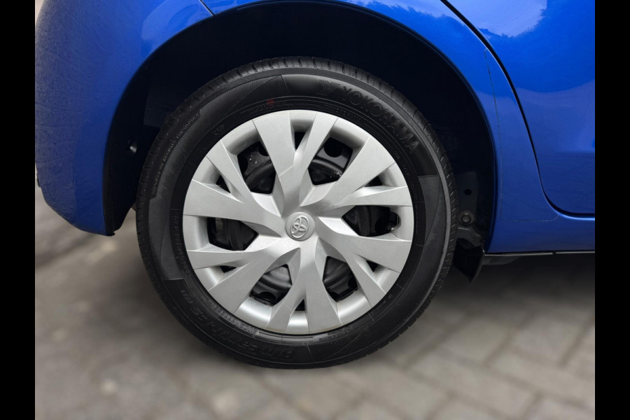 Toyota Yaris 1.5 VVT-i Aspiration DEALER ONDERHOUDEN / NL AUTO / CAMERA / NAVIGATIE / BLUETOOTH / VOLLE TANK