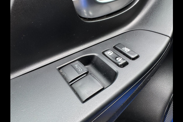Toyota Yaris 1.5 VVT-i Aspiration DEALER ONDERHOUDEN / NL AUTO / CAMERA / NAVIGATIE / BLUETOOTH / VOLLE TANK