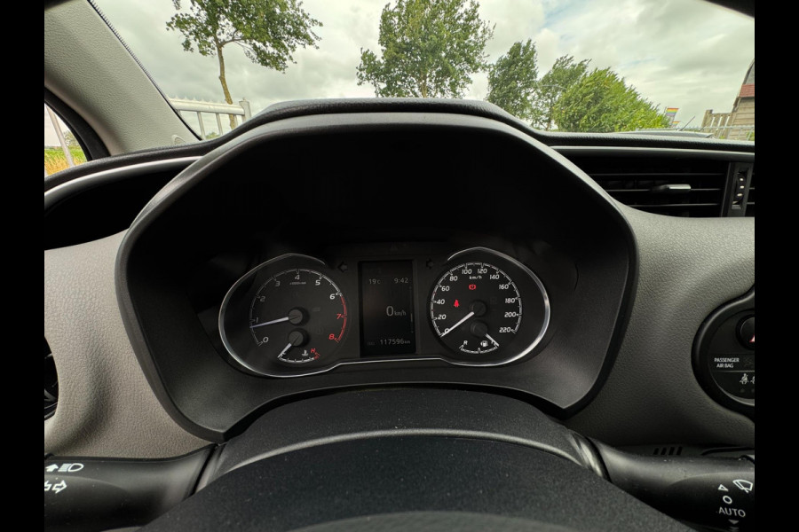 Toyota Yaris 1.5 VVT-i Aspiration DEALER ONDERHOUDEN / NL AUTO / CAMERA / NAVIGATIE / BLUETOOTH / VOLLE TANK