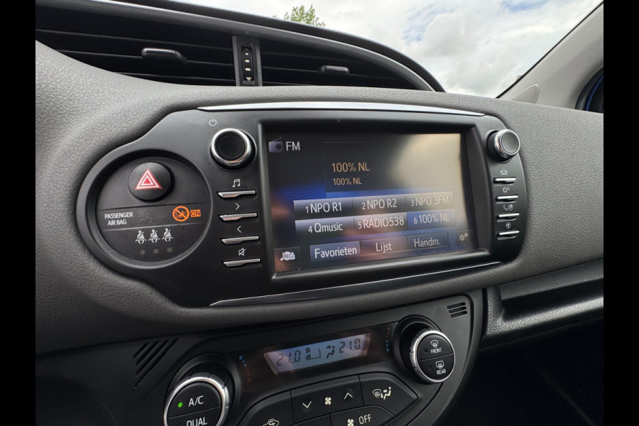 Toyota Yaris 1.5 VVT-i Aspiration DEALER ONDERHOUDEN / NL AUTO / CAMERA / NAVIGATIE / BLUETOOTH / VOLLE TANK