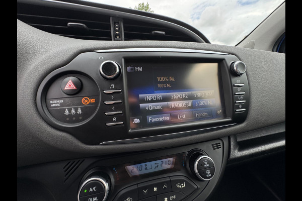 Toyota Yaris 1.5 VVT-i Aspiration DEALER ONDERHOUDEN / NL AUTO / CAMERA / NAVIGATIE / BLUETOOTH / VOLLE TANK