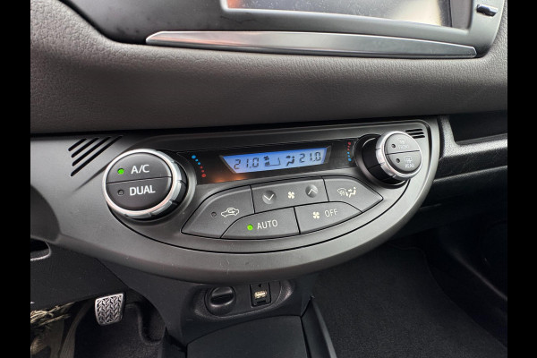 Toyota Yaris 1.5 VVT-i Aspiration DEALER ONDERHOUDEN / NL AUTO / CAMERA / NAVIGATIE / BLUETOOTH / VOLLE TANK
