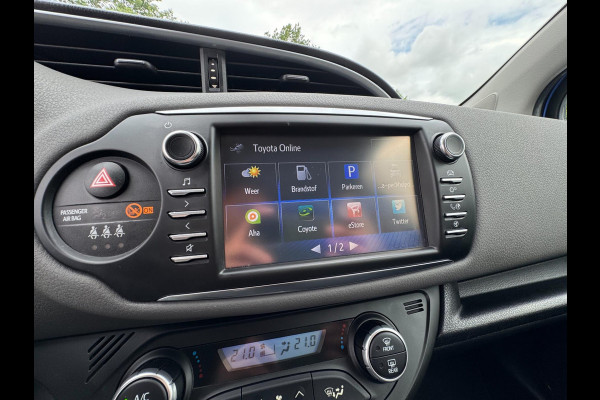 Toyota Yaris 1.5 VVT-i Aspiration DEALER ONDERHOUDEN / NL AUTO / CAMERA / NAVIGATIE / BLUETOOTH / VOLLE TANK