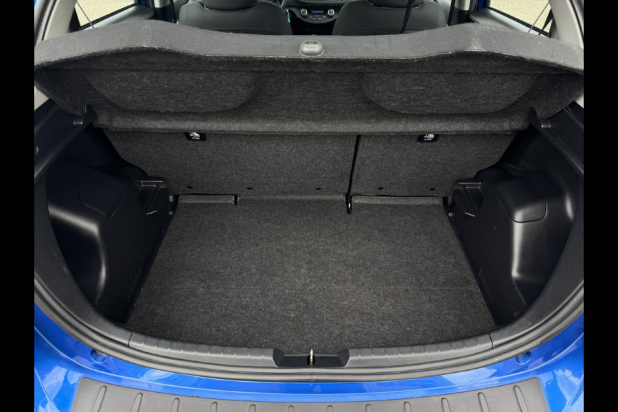 Toyota Yaris 1.5 VVT-i Aspiration DEALER ONDERHOUDEN / NL AUTO / CAMERA / NAVIGATIE / BLUETOOTH / VOLLE TANK