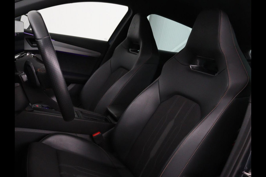CUPRA Formentor 1.4 e-Hybrid VZ | 245pk | Trekhaak | Stoel & stuurverwarming | Camera | Adaptive cruise | Sfeerverlichting | Keyless | Full LED | PHEV