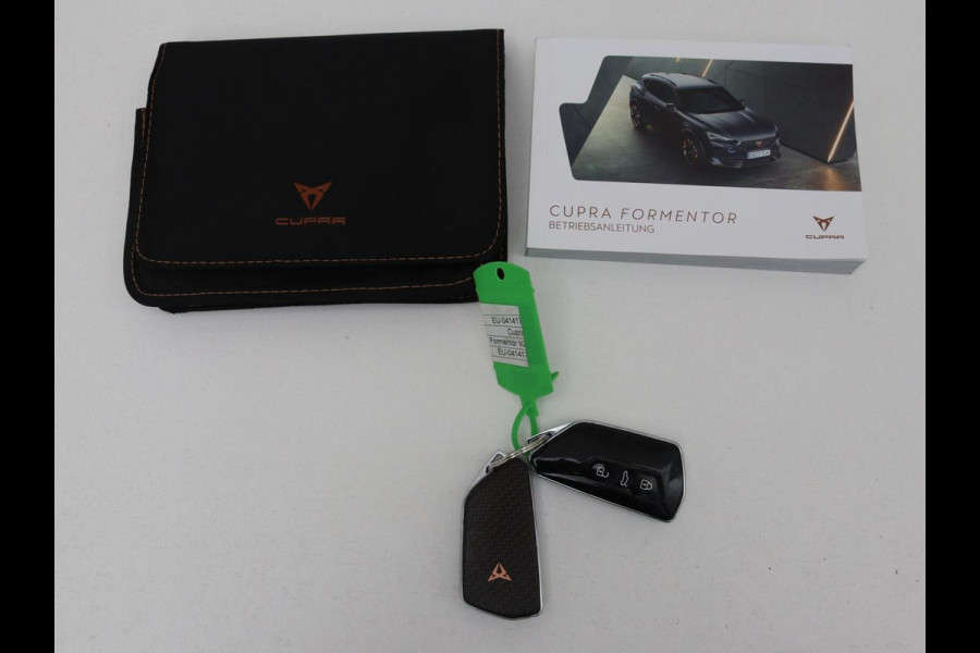 CUPRA Formentor 1.4 e-Hybrid VZ | 245pk | Trekhaak | Stoel & stuurverwarming | Camera | Adaptive cruise | Sfeerverlichting | Keyless | Full LED | PHEV