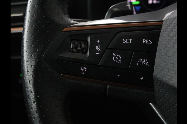 CUPRA Formentor 1.4 e-Hybrid VZ | 245pk | Trekhaak | Stoel & stuurverwarming | Camera | Adaptive cruise | Sfeerverlichting | Keyless | Full LED | PHEV