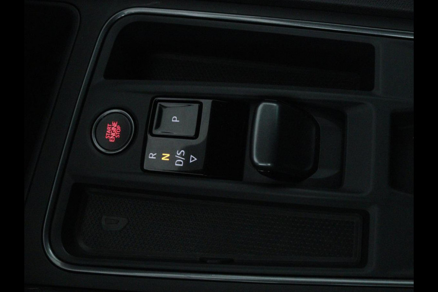 CUPRA Formentor 1.4 e-Hybrid VZ | 245pk | Trekhaak | Stoel & stuurverwarming | Camera | Adaptive cruise | Sfeerverlichting | Keyless | Full LED | PHEV