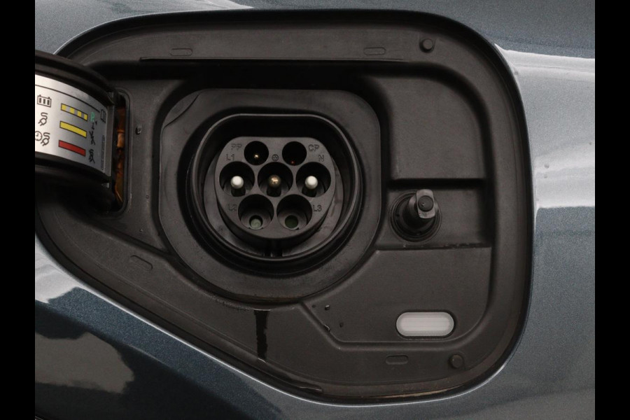 CUPRA Formentor 1.4 e-Hybrid VZ | 245pk | Trekhaak | Stoel & stuurverwarming | Camera | Adaptive cruise | Sfeerverlichting | Keyless | Full LED | PHEV