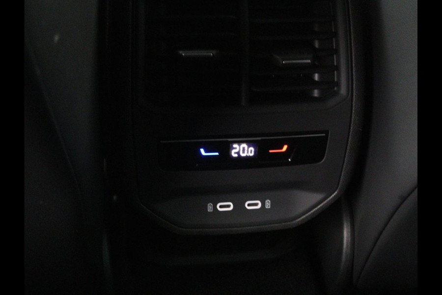 CUPRA Formentor 1.4 e-Hybrid VZ | 245pk | Trekhaak | Stoel & stuurverwarming | Camera | Adaptive cruise | Sfeerverlichting | Keyless | Full LED | PHEV