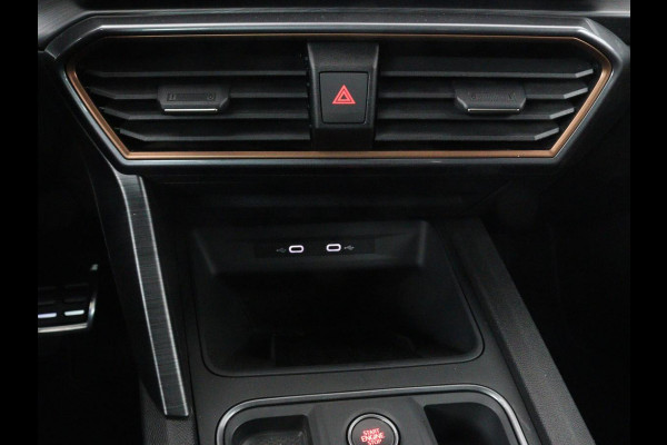 CUPRA Formentor 1.4 e-Hybrid VZ | 245pk | Trekhaak | Stoel & stuurverwarming | Camera | Adaptive cruise | Sfeerverlichting | Keyless | Full LED | PHEV