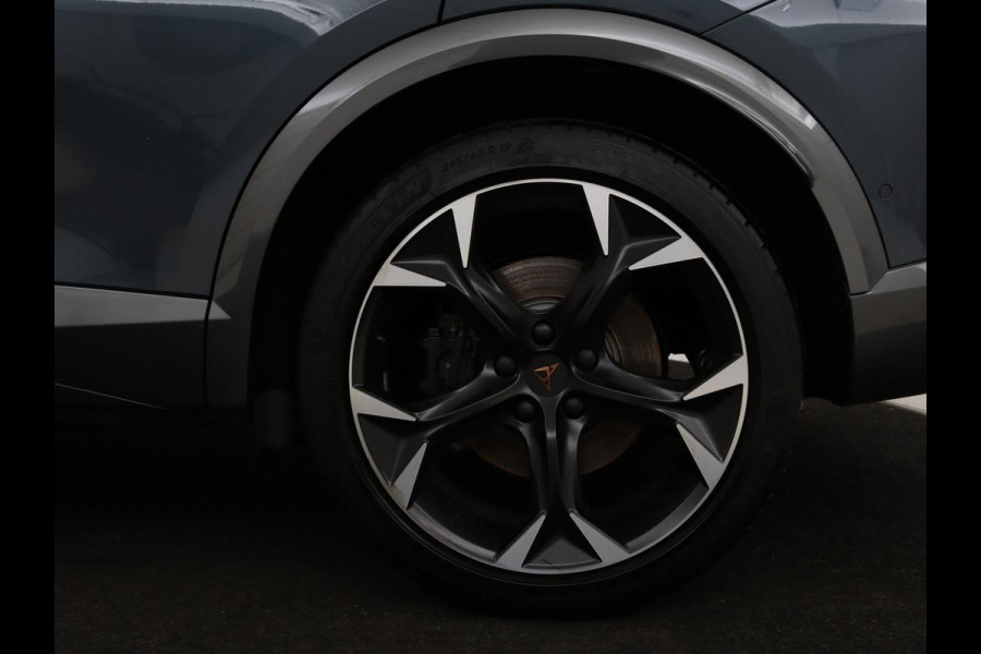 CUPRA Formentor 1.4 e-Hybrid VZ | 245pk | Trekhaak | Stoel & stuurverwarming | Camera | Adaptive cruise | Sfeerverlichting | Keyless | Full LED | PHEV