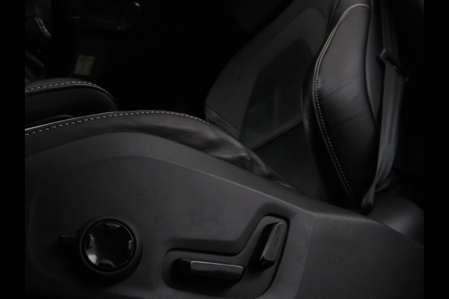 Volvo V60 2.0 T4 R Design | Stoelverwarming | Trekhaak | Carplay | Camera | Adaptive cruise | Navigatie | Full LED | 19'' lichtmetalen velgen | Memory