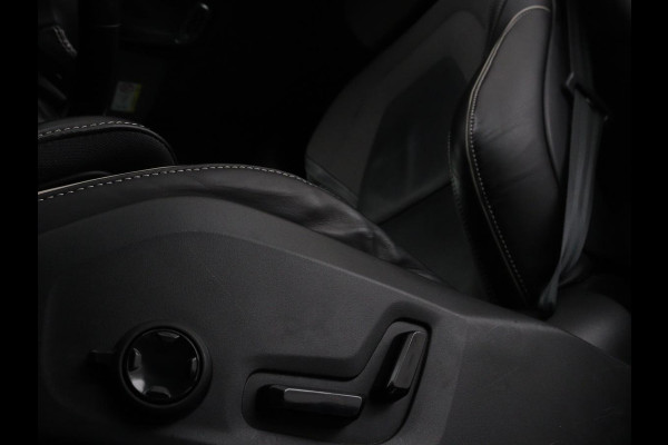 Volvo V60 2.0 T4 R Design | Stoelverwarming | Trekhaak | Carplay | Camera | Adaptive cruise | Navigatie | Full LED | 19'' lichtmetalen velgen | Memory