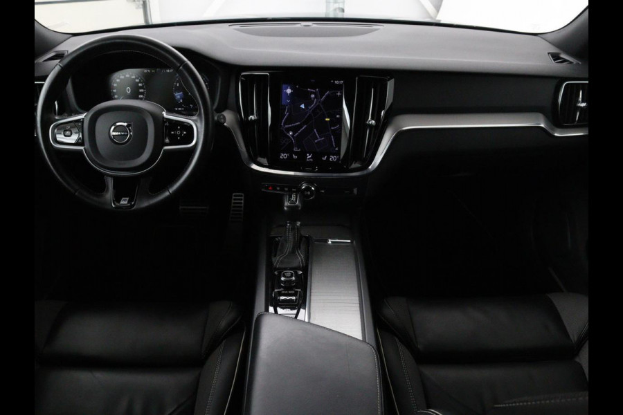 Volvo V60 2.0 T4 R Design | Stoelverwarming | Trekhaak | Carplay | Camera | Adaptive cruise | Navigatie | Full LED | 19'' lichtmetalen velgen | Memory