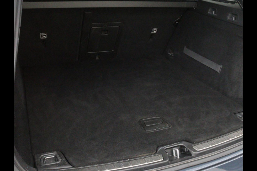 Volvo V60 2.0 T4 R Design | Stoelverwarming | Trekhaak | Carplay | Camera | Adaptive cruise | Navigatie | Full LED | 19'' lichtmetalen velgen | Memory