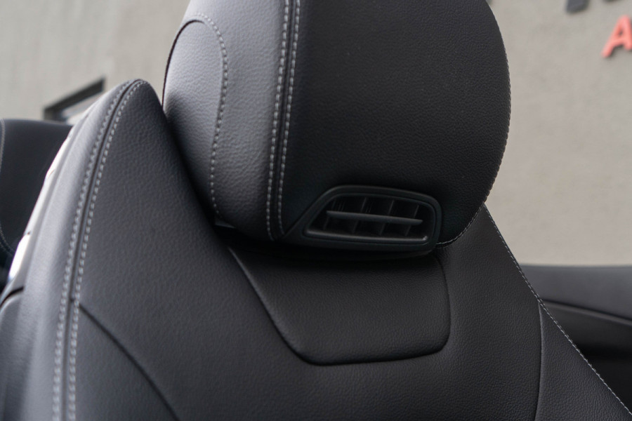 Mercedes-Benz C-Klasse Cabrio 200 Edition 1 / AMG/ Nekverwarming/ Adaptive Cruise Control/ 135kW (184PK)