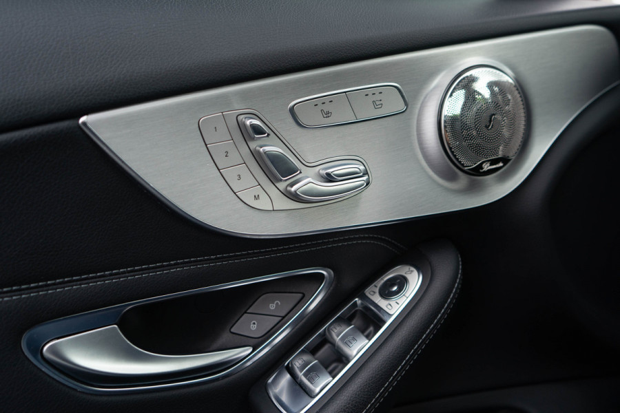 Mercedes-Benz C-Klasse Cabrio 200 Edition 1 / AMG/ Nekverwarming/ Adaptive Cruise Control/ 135kW (184PK)