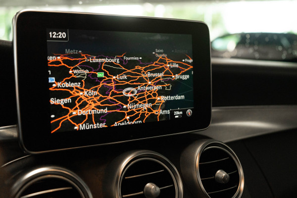 Mercedes-Benz C-Klasse Cabrio 200 Edition 1 / AMG/ Nekverwarming/ Adaptive Cruise Control/ 135kW (184PK)