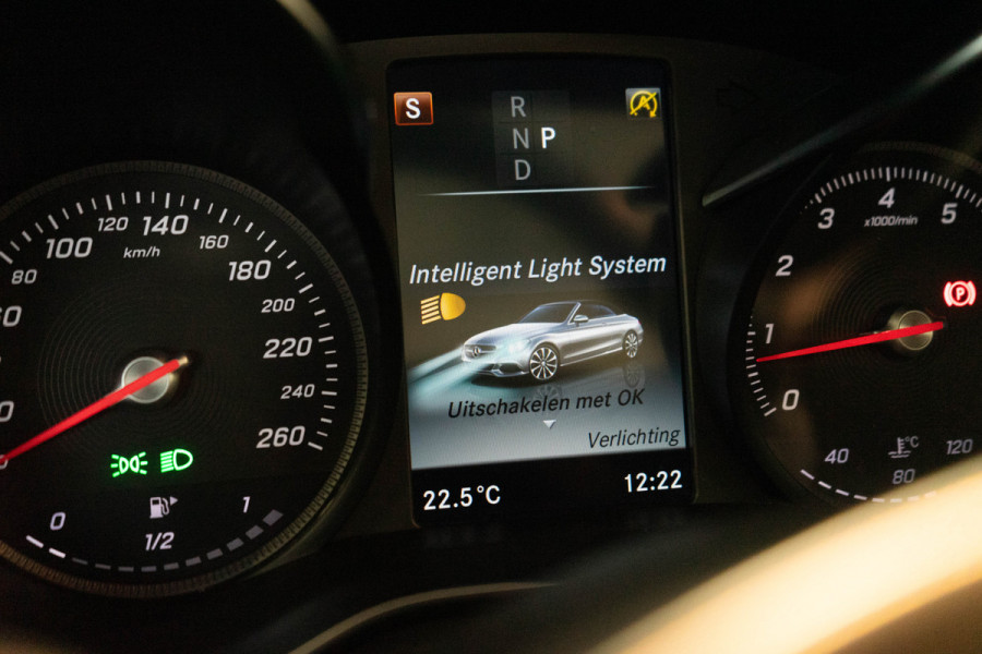Mercedes-Benz C-Klasse Cabrio 200 Edition 1 / AMG/ Nekverwarming/ Adaptive Cruise Control/ 135kW (184PK)