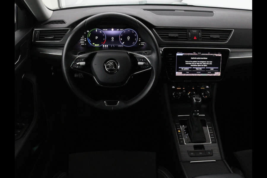 Škoda Superb 1.4 TSI iV Business Edition Plus | Panoramadak | Stoelverwarming | Leder/Alcantara | Adaptive cruise | 360 camera | Massage | Memory | Navigatie | Carplay | Achterbankverwarming | Canton | PHEV