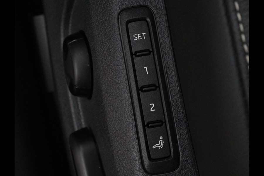Škoda Superb 1.4 TSI iV Business Edition Plus | Panoramadak | Stoelverwarming | Leder/Alcantara | Adaptive cruise | 360 camera | Massage | Memory | Navigatie | Carplay | Achterbankverwarming | Canton | PHEV