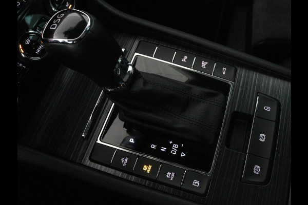 Škoda Superb 1.4 TSI iV Business Edition Plus | Panoramadak | Stoelverwarming | Leder/Alcantara | Adaptive cruise | 360 camera | Massage | Memory | Navigatie | Carplay | Achterbankverwarming | Canton | PHEV