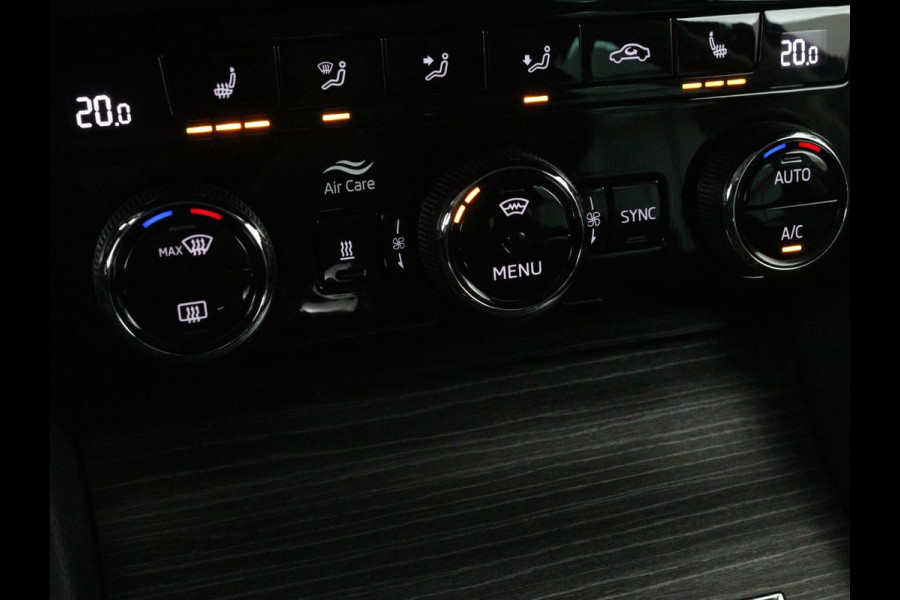 Škoda Superb 1.4 TSI iV Business Edition Plus | Panoramadak | Stoelverwarming | Leder/Alcantara | Adaptive cruise | 360 camera | Massage | Memory | Navigatie | Carplay | Achterbankverwarming | Canton | PHEV