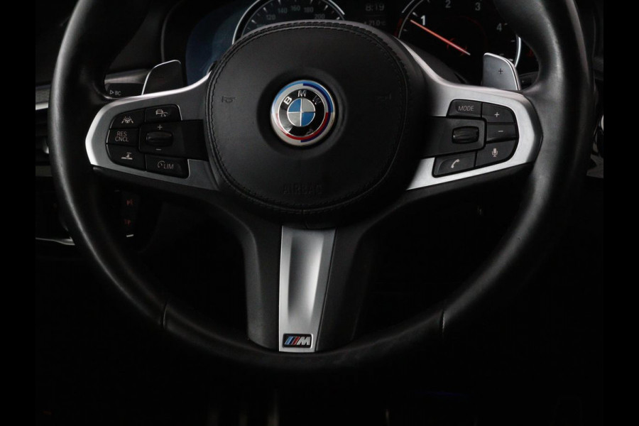 BMW 5 Serie 540d xDrive M Sport | Panoramadak | Head-Up | Adaptive cruise | Carplay | Alcantara | Harman/Kardon | Stoelverwarming | Trekhaak | Sfeerverlichting