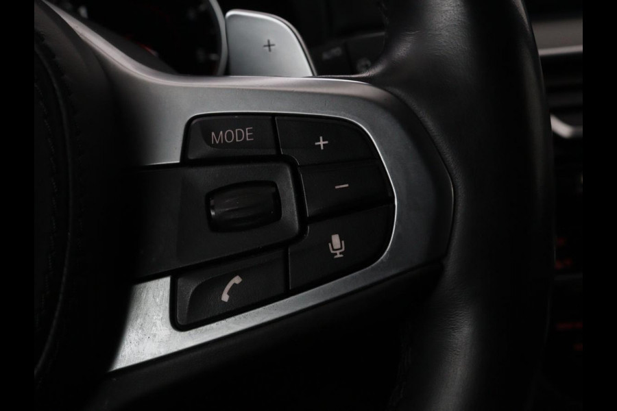 BMW 5 Serie 540d xDrive M Sport | Panoramadak | Head-Up | Adaptive cruise | Carplay | Alcantara | Harman/Kardon | Stoelverwarming | Trekhaak | Sfeerverlichting
