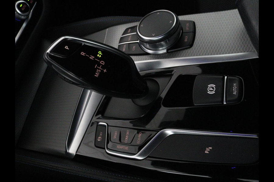 BMW 5 Serie 540d xDrive M Sport | Panoramadak | Head-Up | Adaptive cruise | Carplay | Alcantara | Harman/Kardon | Stoelverwarming | Trekhaak | Sfeerverlichting