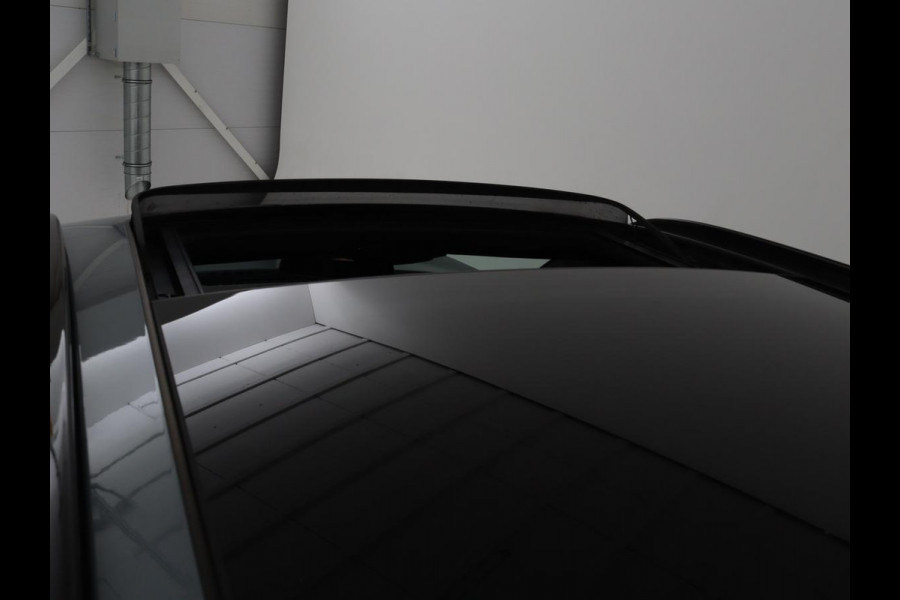 BMW 5 Serie 540d xDrive M Sport | Panoramadak | Head-Up | Adaptive cruise | Carplay | Alcantara | Harman/Kardon | Stoelverwarming | Trekhaak | Sfeerverlichting