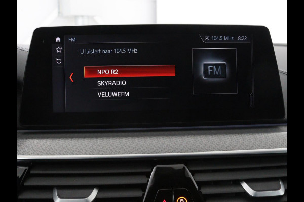 BMW 5 Serie 540d xDrive M Sport | Panoramadak | Head-Up | Adaptive cruise | Carplay | Alcantara | Harman/Kardon | Stoelverwarming | Trekhaak | Sfeerverlichting