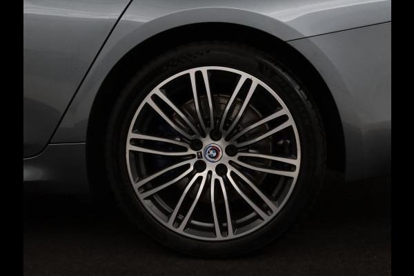 BMW 5 Serie 540d xDrive M Sport | Panoramadak | Head-Up | Adaptive cruise | Carplay | Alcantara | Harman/Kardon | Stoelverwarming | Trekhaak | Sfeerverlichting