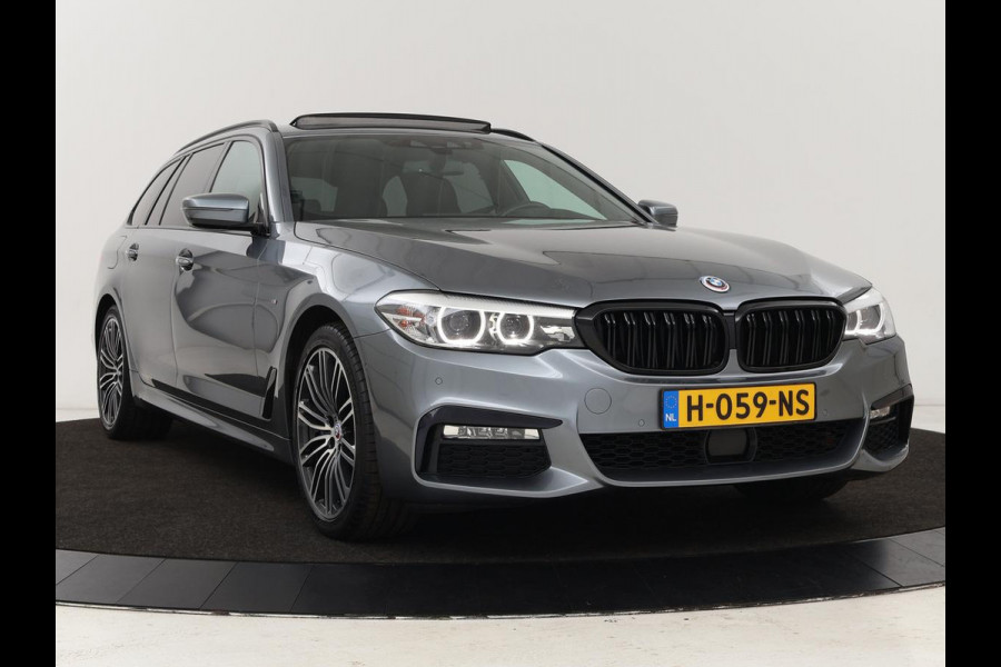 BMW 5 Serie 540d xDrive M Sport | Panoramadak | Head-Up | Adaptive cruise | Carplay | Alcantara | Harman/Kardon | Stoelverwarming | Trekhaak | Sfeerverlichting