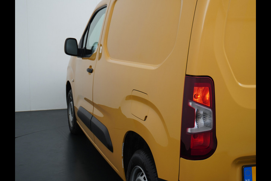 Opel Combo 1.5CDTI EURO6 9x Op voorraad! 3-Persoons Airco Cruise Control Bluetooth Elektr.ramen Elektr.spiegels+Verwarmd Centr.Vergr+ab. L1 Schuifdeur Betonplex vloer Lat om Lat betimmering