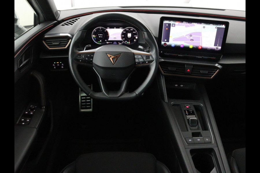 Seat Leon 1.4 e-Hybrid Limited | Panoramadak | Camera | Adaptive cruise | Carplay | Memory | Stoel & Stuurverwarming