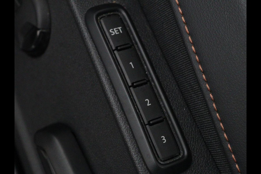 Seat Leon 1.4 e-Hybrid Limited | Panoramadak | Camera | Adaptive cruise | Carplay | Memory | Stoel & Stuurverwarming
