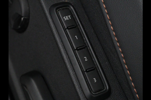 Seat Leon 1.4 e-Hybrid Limited | Panoramadak | Camera | Adaptive cruise | Carplay | Memory | Stoel & Stuurverwarming