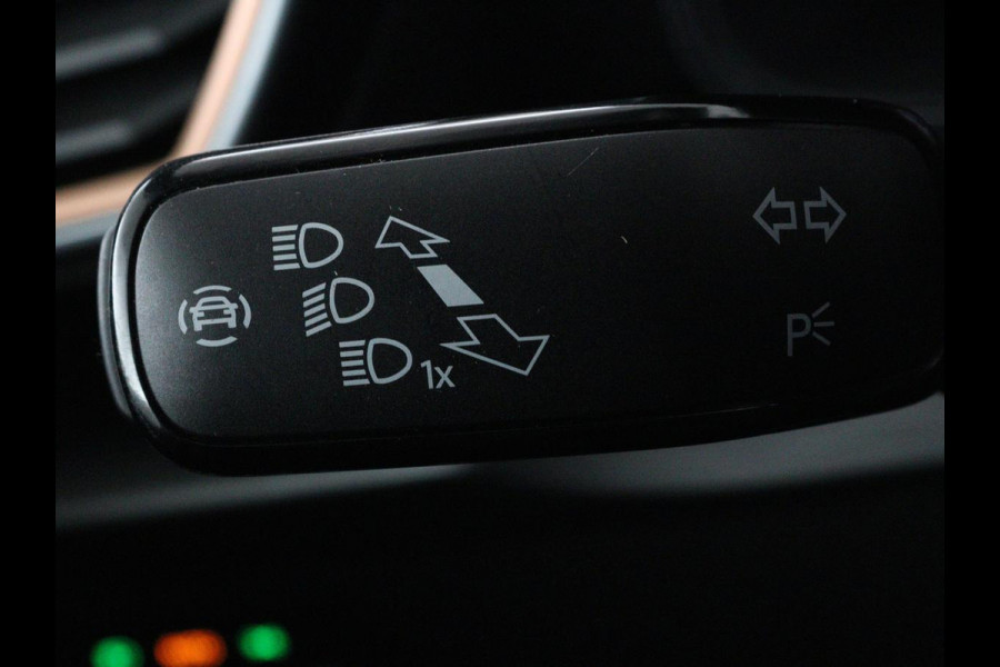 Seat Leon 1.4 e-Hybrid Limited | Panoramadak | Camera | Adaptive cruise | Carplay | Memory | Stoel & Stuurverwarming