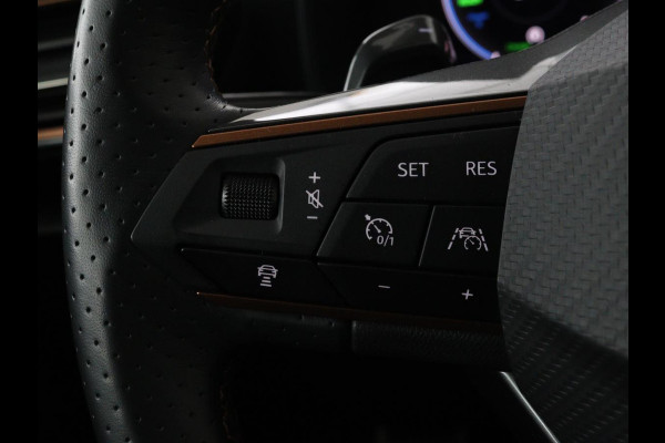 Seat Leon 1.4 e-Hybrid Limited | Panoramadak | Camera | Adaptive cruise | Carplay | Memory | Stoel & Stuurverwarming