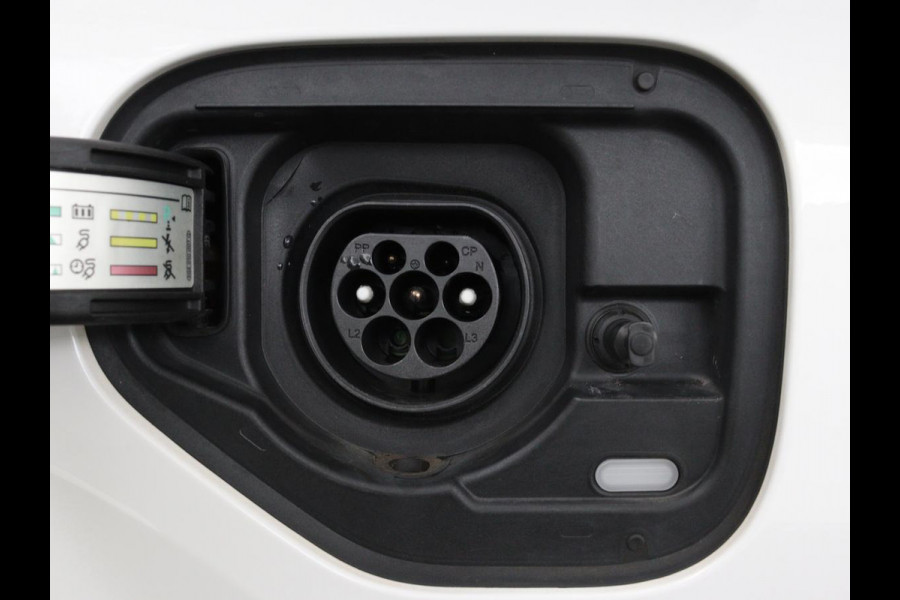 Seat Leon 1.4 e-Hybrid Limited | Panoramadak | Camera | Adaptive cruise | Carplay | Memory | Stoel & Stuurverwarming