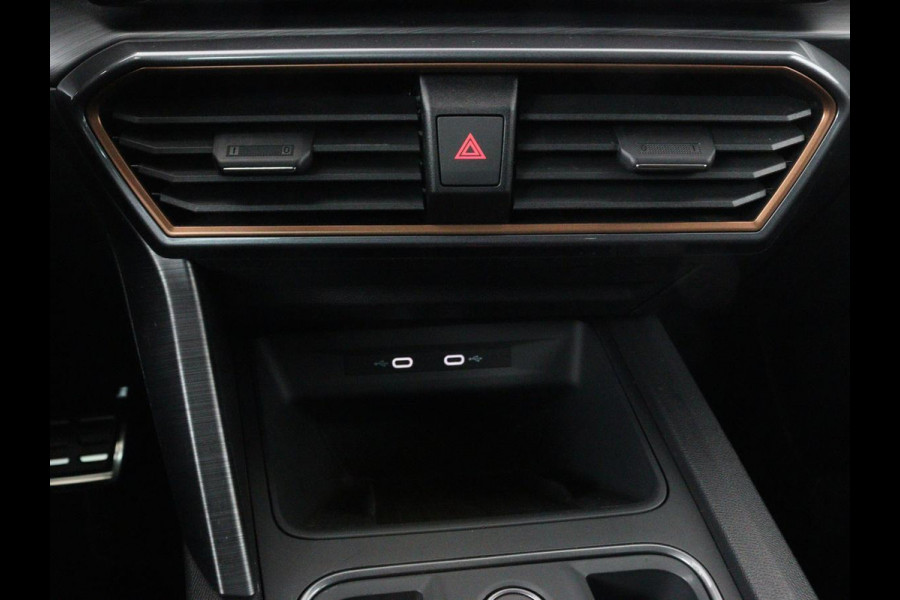 Seat Leon 1.4 e-Hybrid Limited | Panoramadak | Camera | Adaptive cruise | Carplay | Memory | Stoel & Stuurverwarming